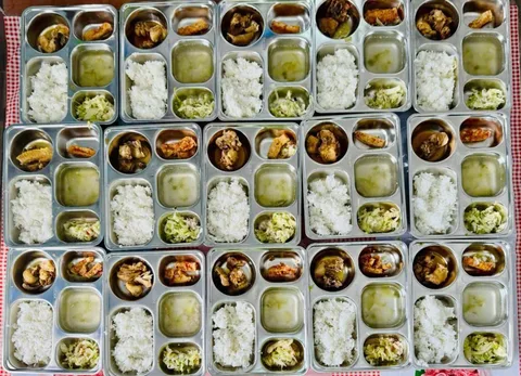 Ảnh bữa ăn Thứ Sáu, ngày 18/09/2026