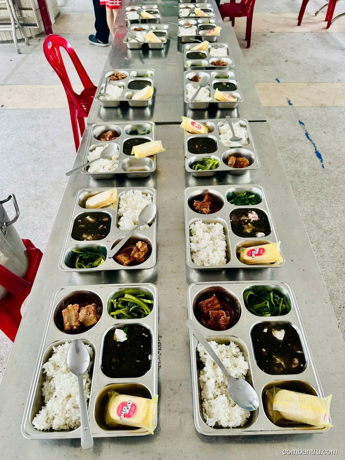 Ảnh bữa ăn Thứ Hai, ngày 12/10/2026 tại Trường Tiểu học Ngô Mây: KHẨU PHẦN ĂN BÁN TRÚ NGÀY 12/10/2026